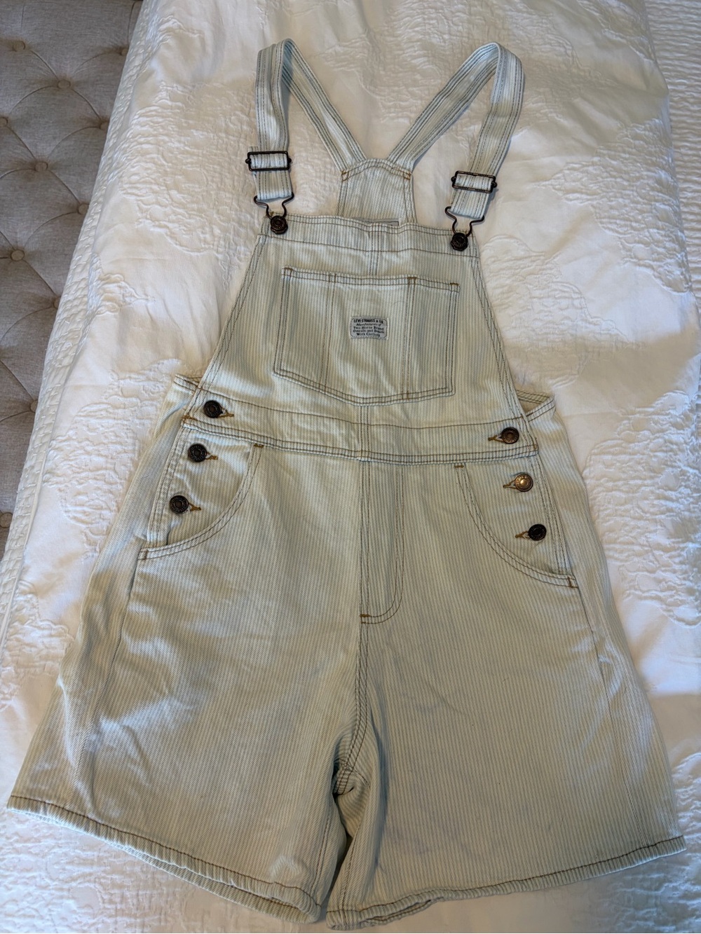 Levi’s Vintage-inspired Striped Short Overalls in Light Blue Stripe Size XS